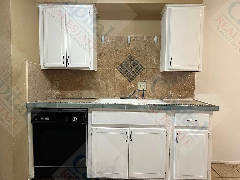 1715 E Lindsey St #2 — Photo 10
