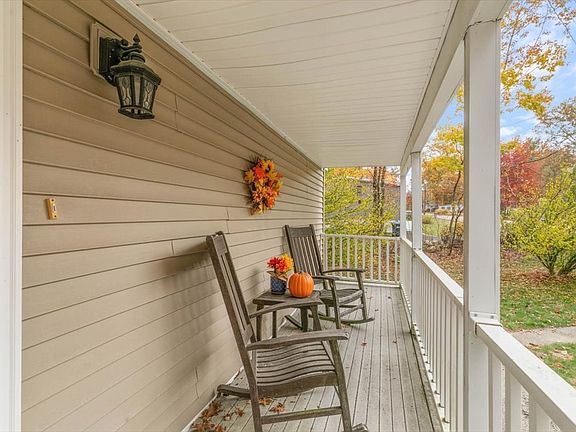 5th image of 38 Rosemary St