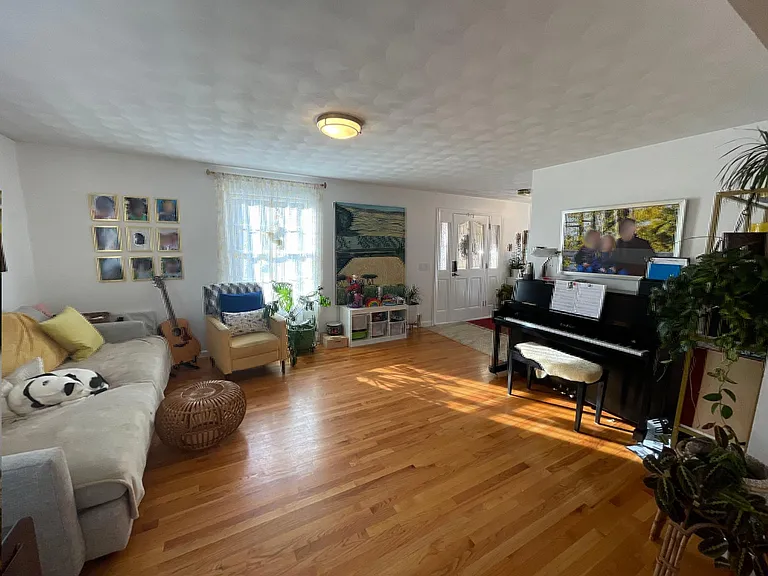 140 Adirondack Dr — Photo 8