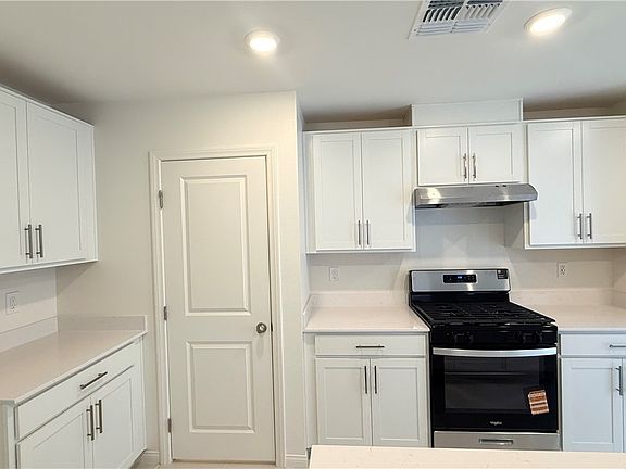 4th image of 9249 Innot Ave
