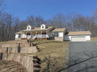 Locust Dr, Milford, PA