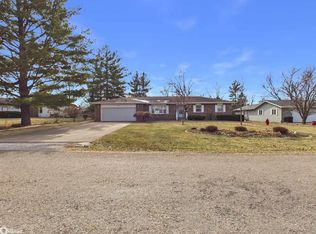 302 Woodland Dr, Hamilton, IL 62341