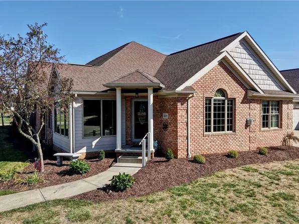 1241 Saint Abigail St SW, Hartville, OH 44632