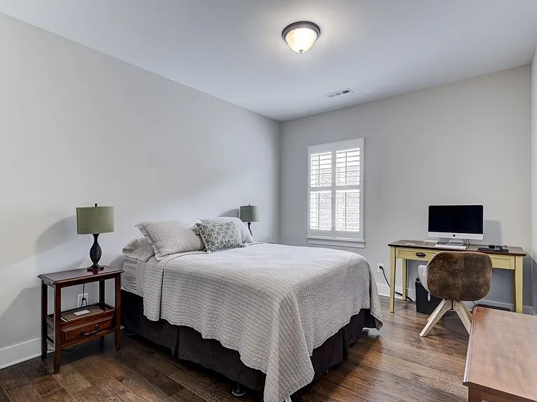 604 Sire Ave — Photo 16