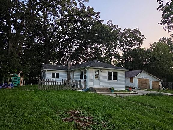 3rd image of 2063 N 35th Rd