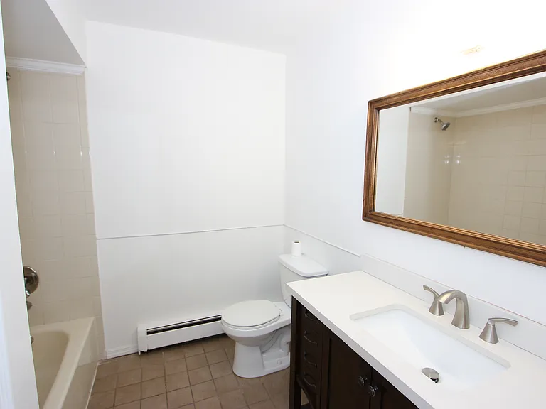 365 E 54th St #2 — Photo 16