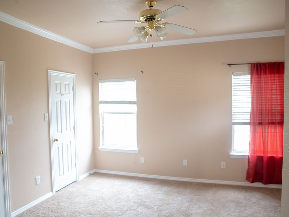 1st image of 2466 Southcourt Cir