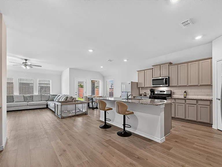 10121 High Grade Dr — Photo 5