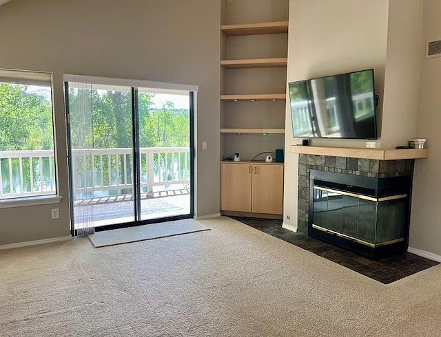 962 E Riverpark Ln — Photo 8
