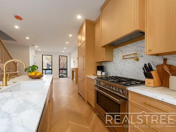 33 Pilling Street image 3 of 14