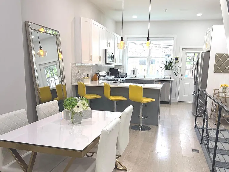 2239 Tasker St — Photo 1