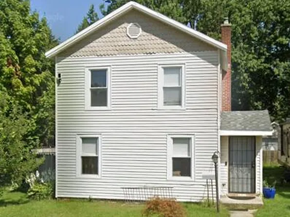 415 Oak St, Paw Paw, MI 49079