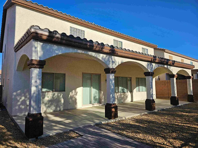 2553 Chateau Clermont St — Photo 4