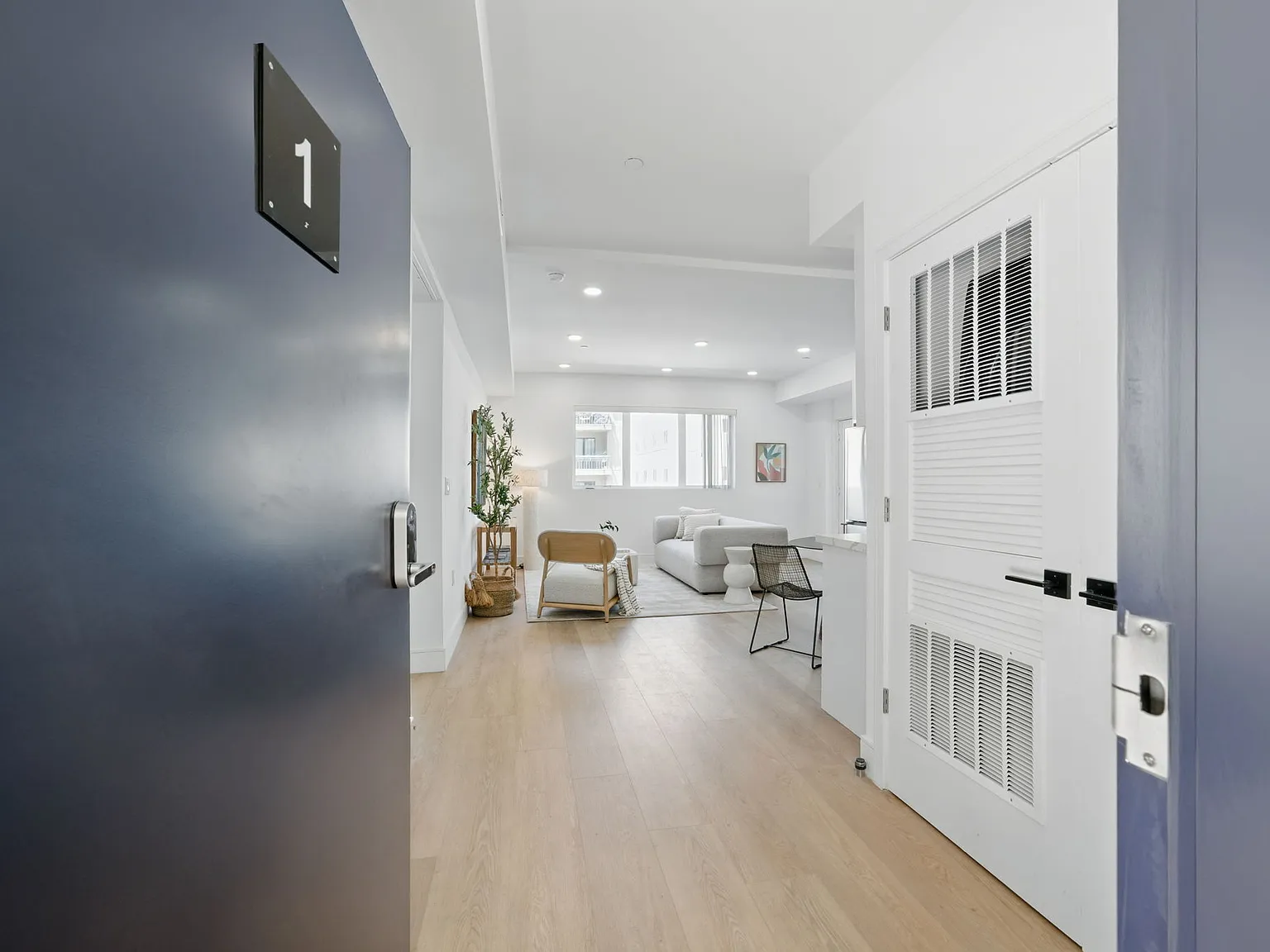 1 bed, 694 sqft, $2,150 — Photo 3