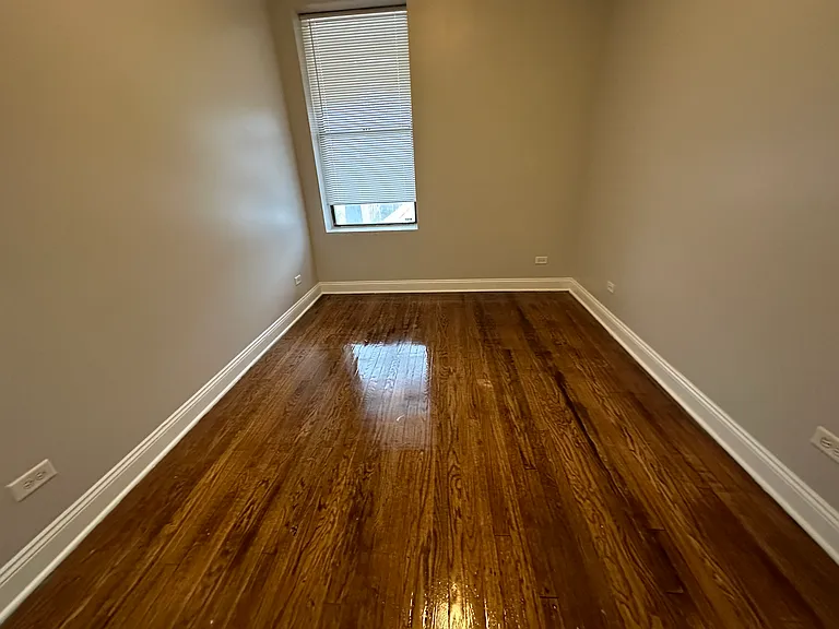 5218 S Michigan Ave — Photo 4