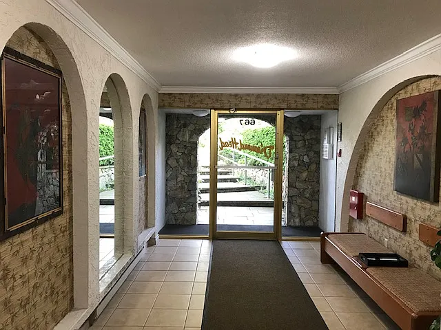 Diamond Head Apartments — Photo 2