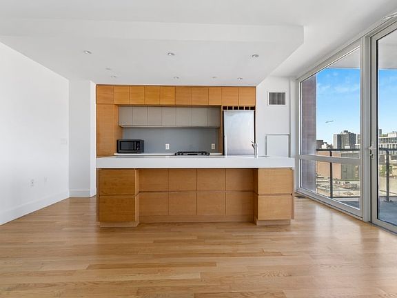 3rd image of 150 4th Ave APT 6G