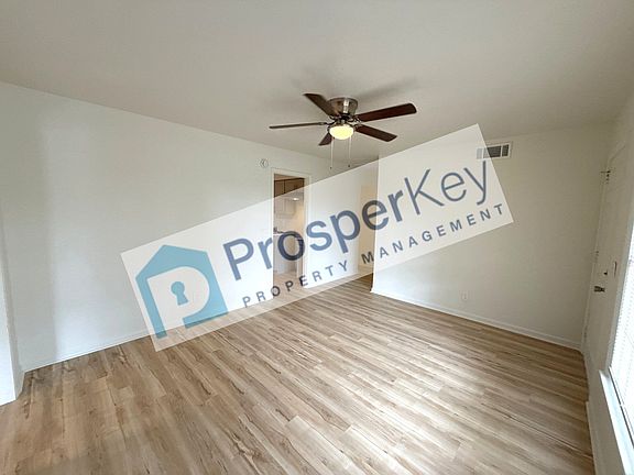 3rd image of 5805 Blueridge Dr