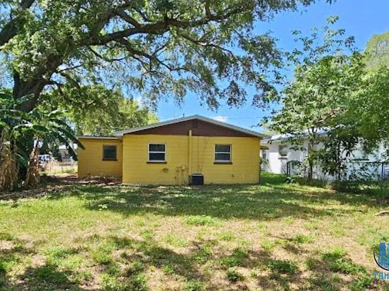 1216 E Myrtle St — Photo 18