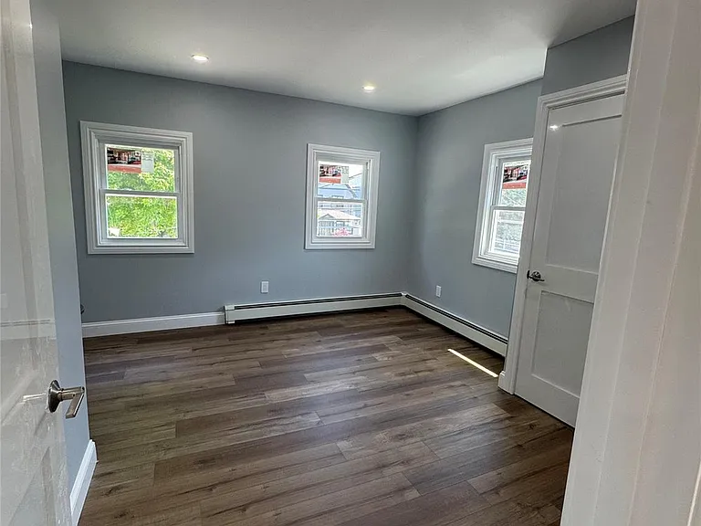 158 Church St — Photo 3