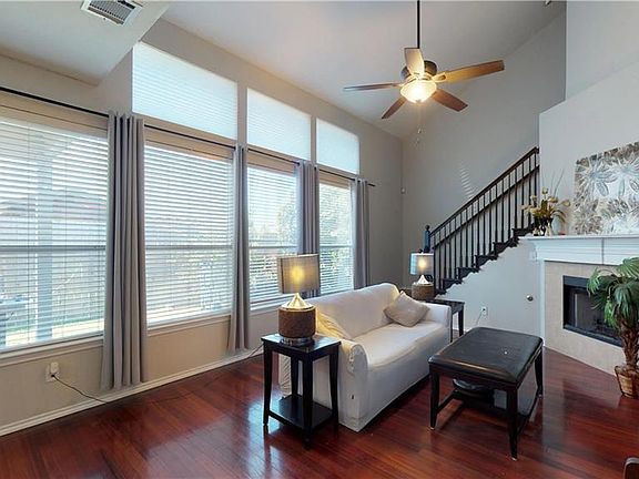 2nd image of 3500 Villanova Dr