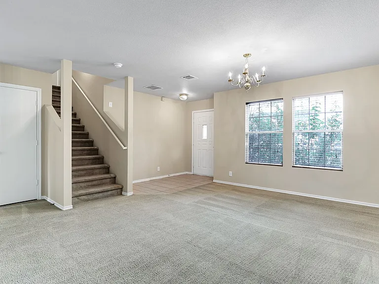 210 Birchwood Bay — Photo 3