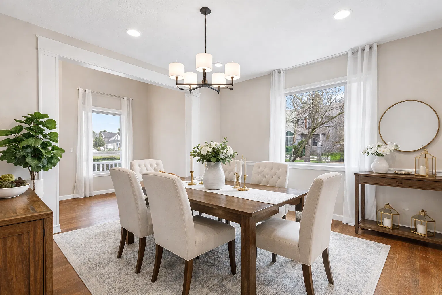 5 bed, 2.5 bath, 2576 sqft, $3,750 — Photo 4