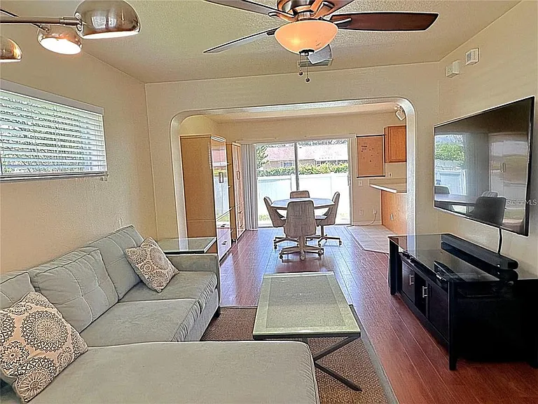 13129 Thoroughbred Loop — Photo 4