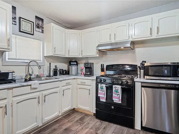 7406 E 111th Ter, Kansas City, MO 64134