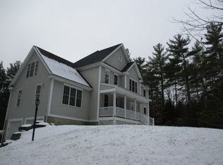 3 Washington Ln, Nottingham, NH 03290