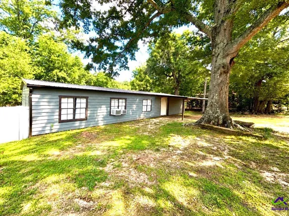 11 Marion Dr, Fort Valley, GA 31030