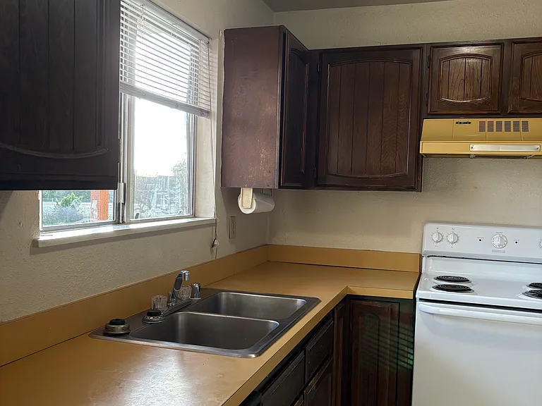 830 D St #2 — Photo 4