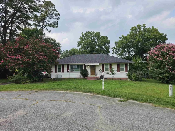 7427 Gravely Ct, Spartanburg, SC 29303