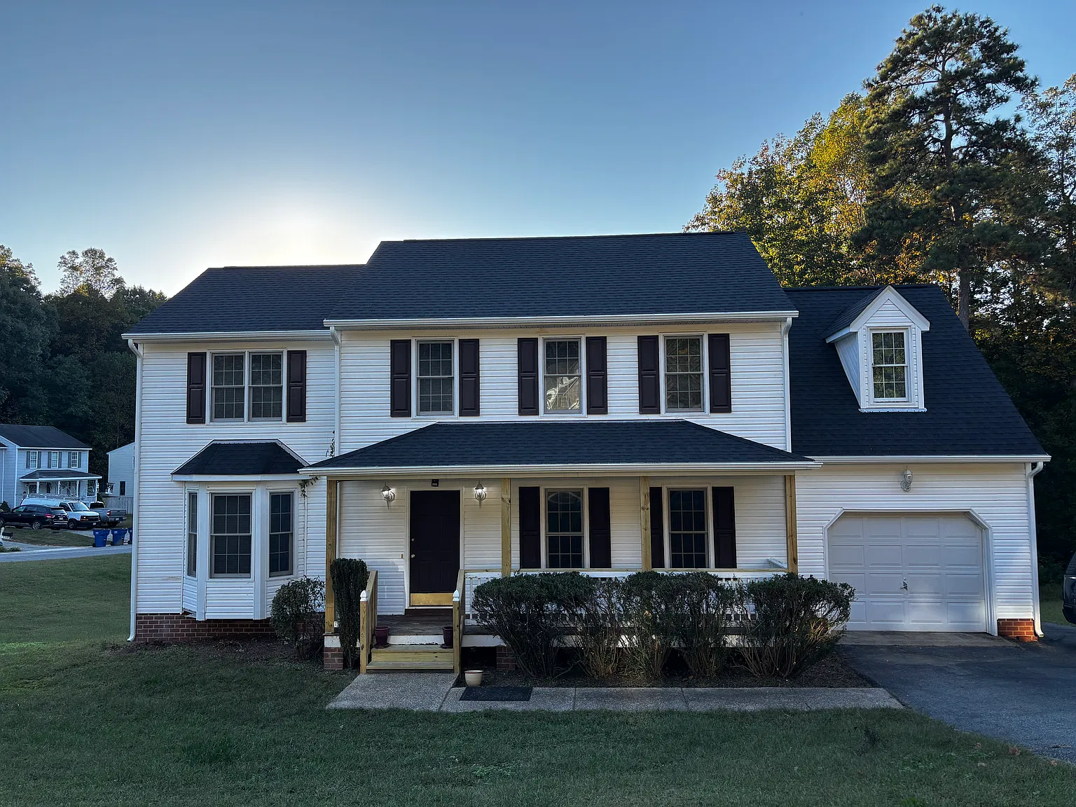 5 bed, 2050 sqft, $2,900 — Photo 1