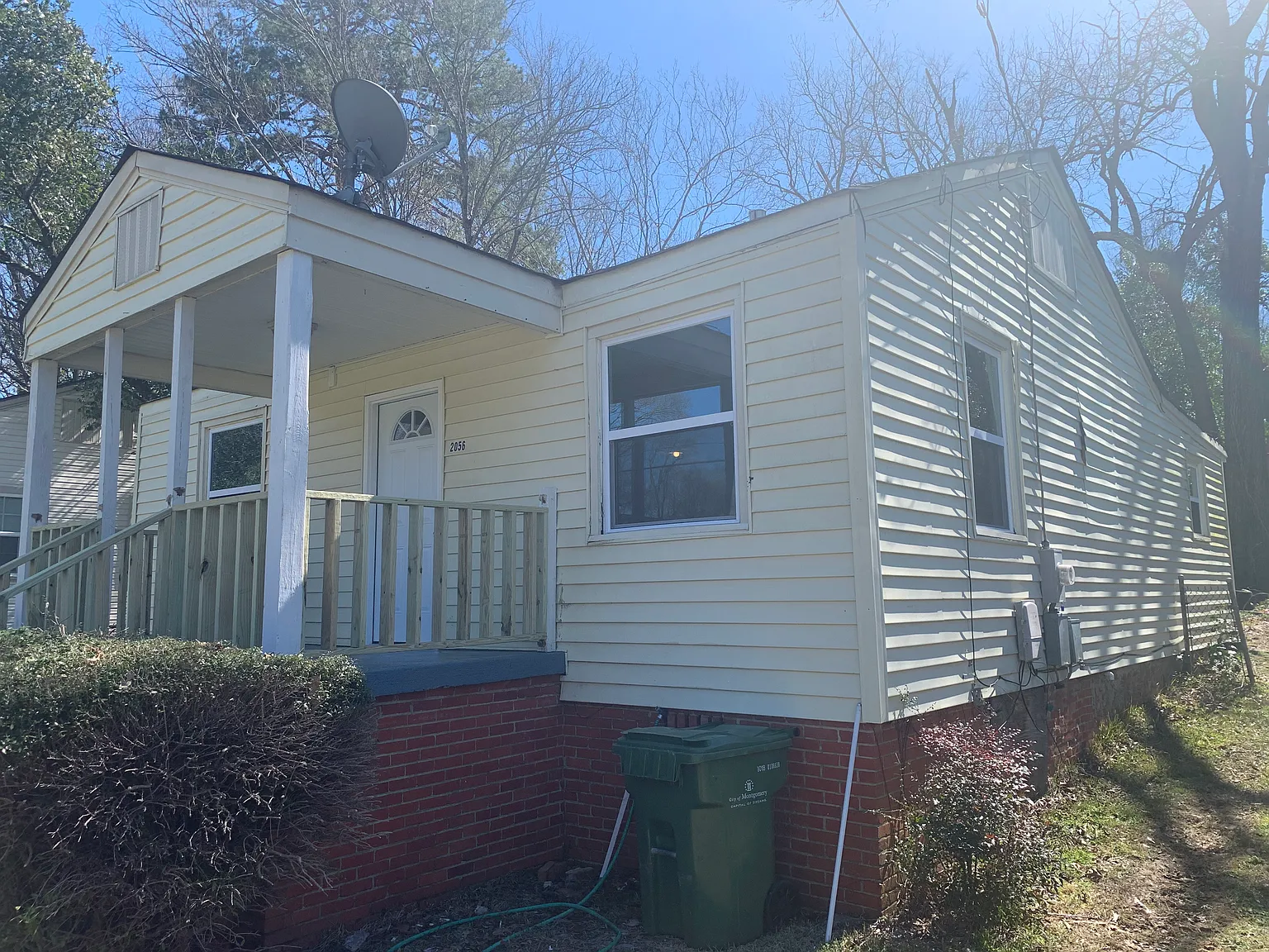 3 bed, 1120 sqft, $985 — Photo 3
