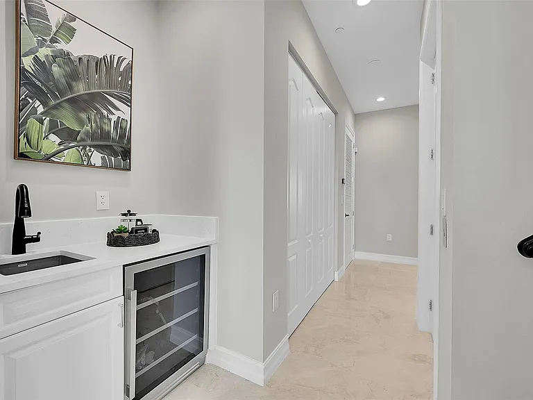 2254 SE 7th St — Photo 25