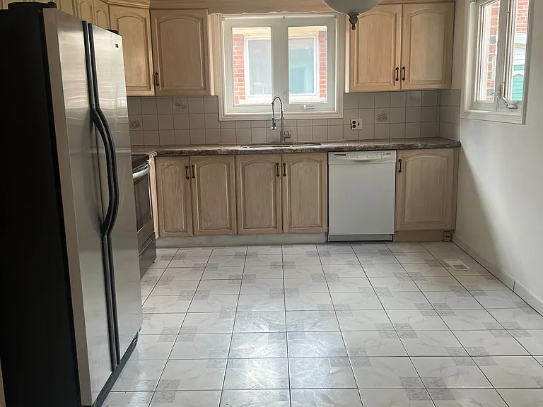 57 Corinthian Blvd — Photo 12