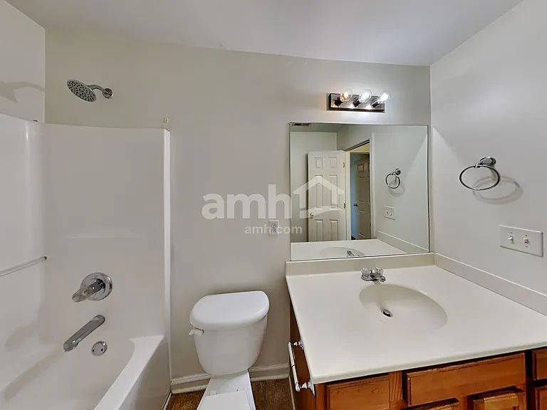 1042 Vanguard Dr — Photo 18