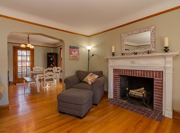 4th image of 9943 S Clifton Park Ave