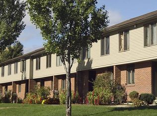 150 Saint Kolbe Dr, Holyoke, MA 01040