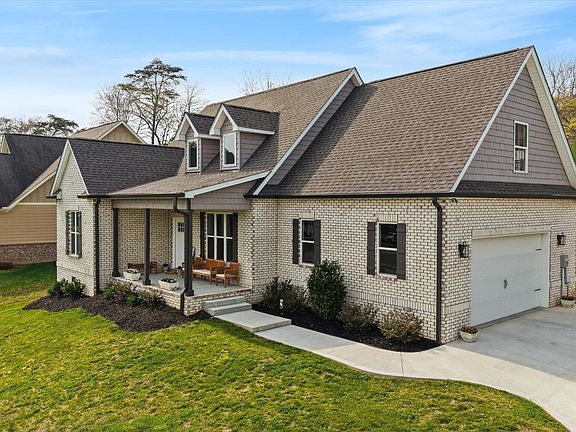 3rd image of 115 Crossroads Blvd