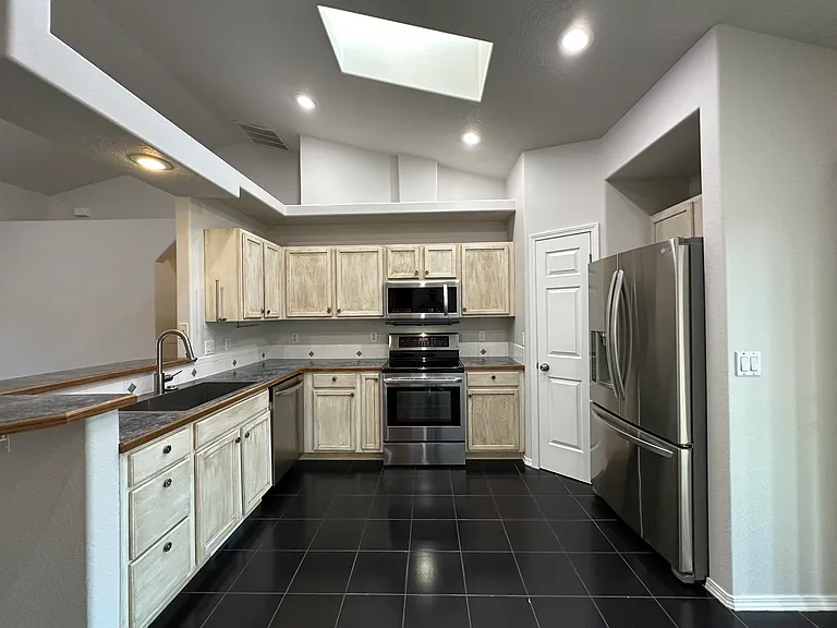 16384 Rainbow Dr — Photo 8