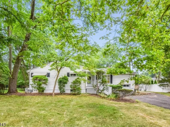 31 Madison Ave, Montvale Boro, NJ 07645