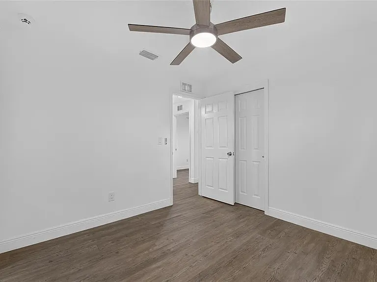 10004 N 25th St — Photo 24