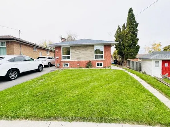 66 Hollyhedge Dr #1, Toronto, ON M1J 1X4