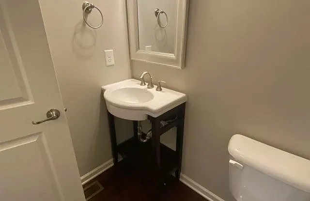622 Edgewater Ridge Ct — Photo 9