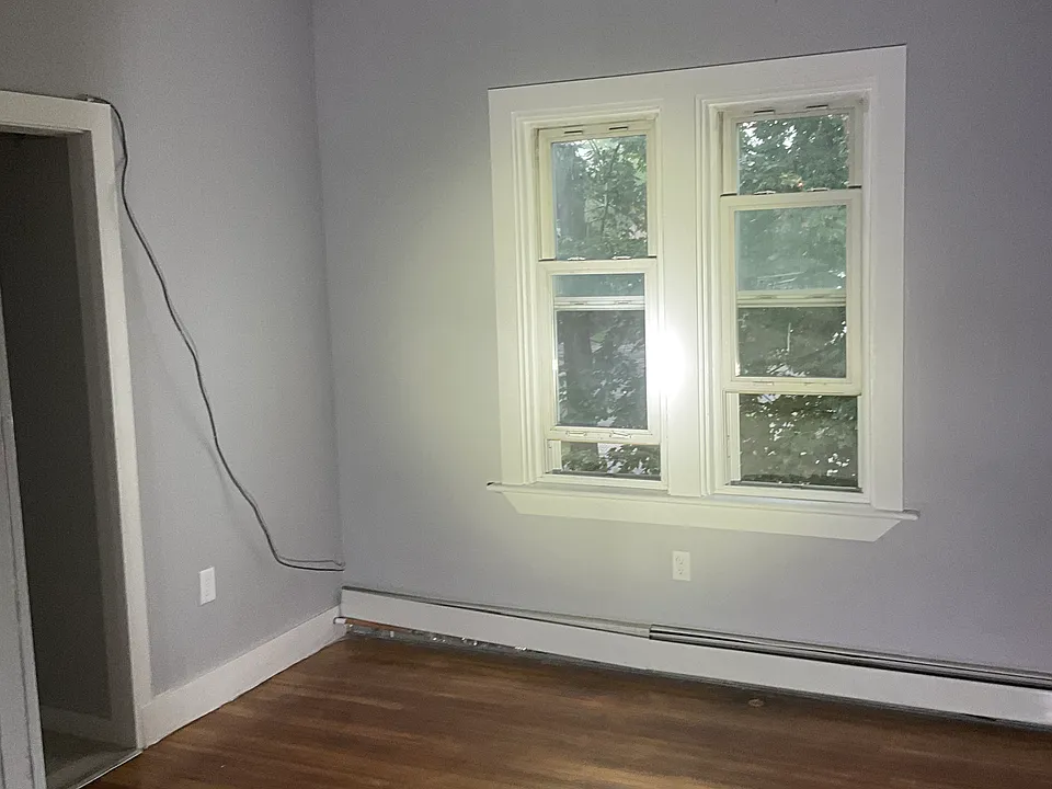 927 Douglas Ave #2