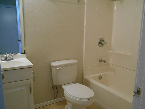 2nd image of 2501 SE 6th St APT 26