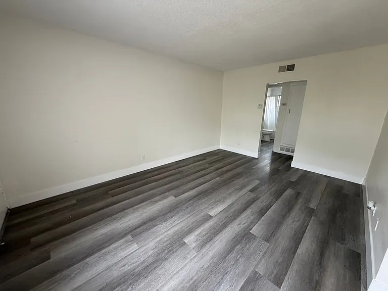 8028 Boer Ave — Photo 2