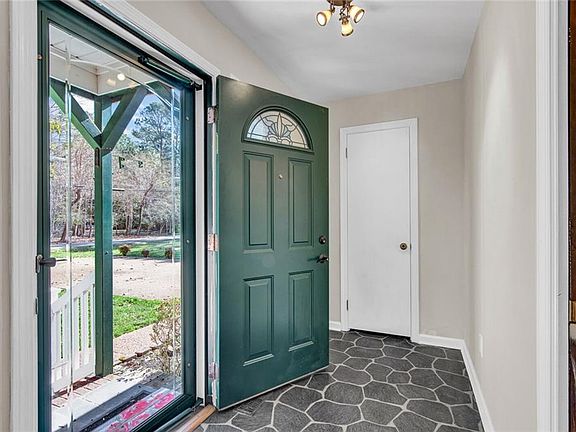 4th image of 1227 Moyer Rd